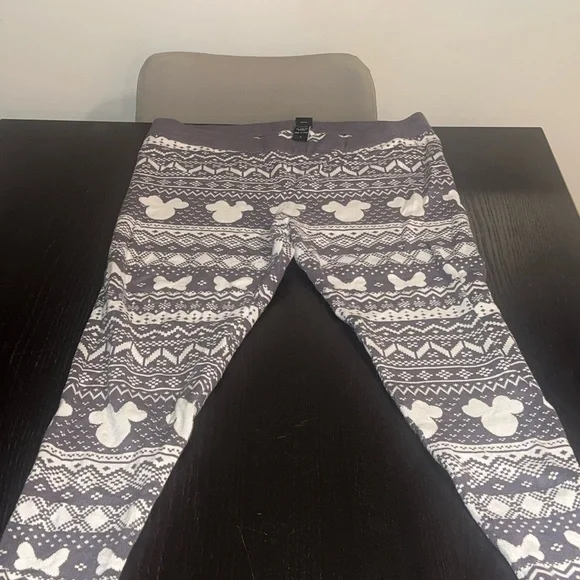 Gray Patterned Leggings - Picture 2 of 3